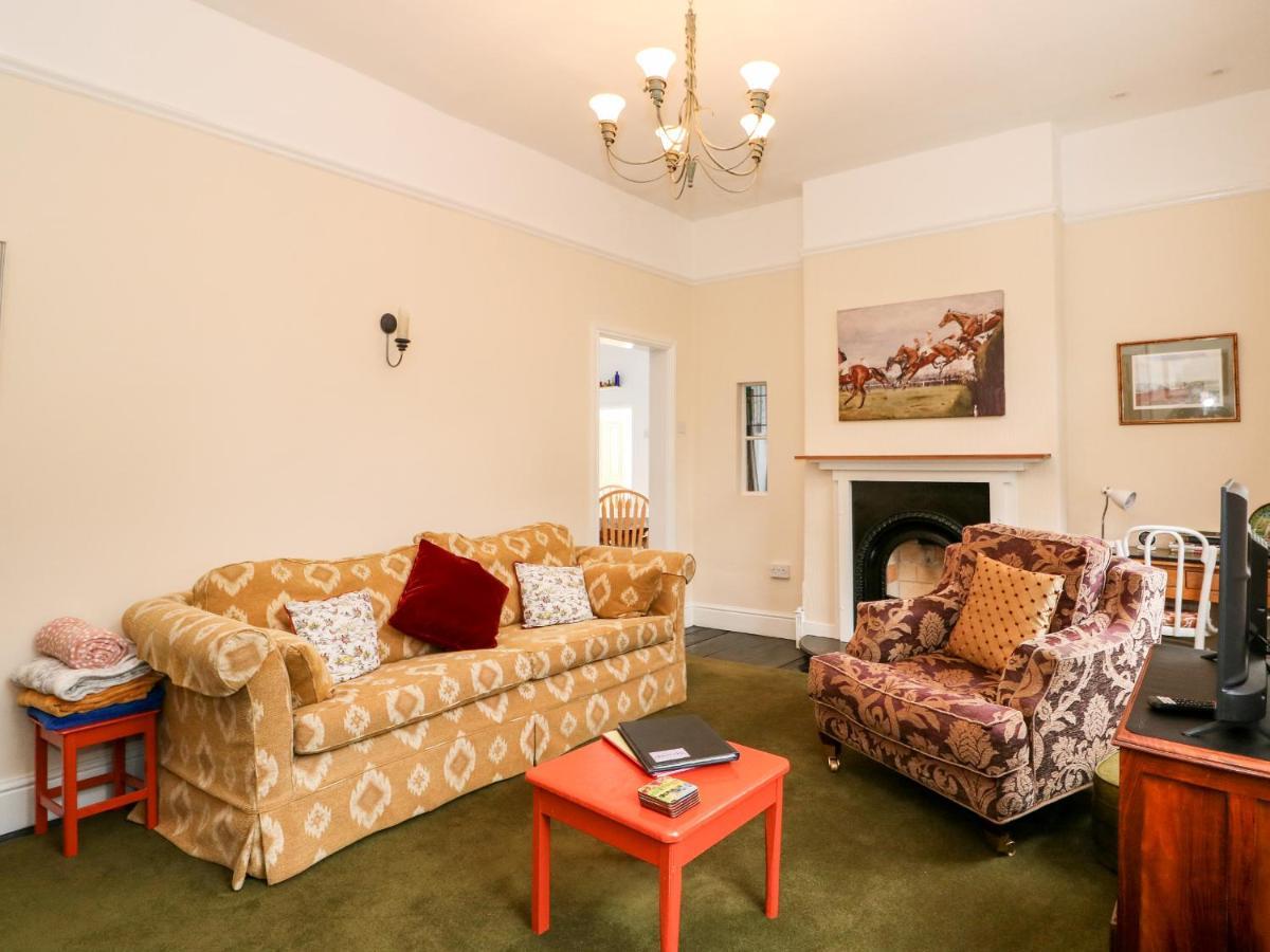 Magdalene House Villa Лаут Екстериор снимка