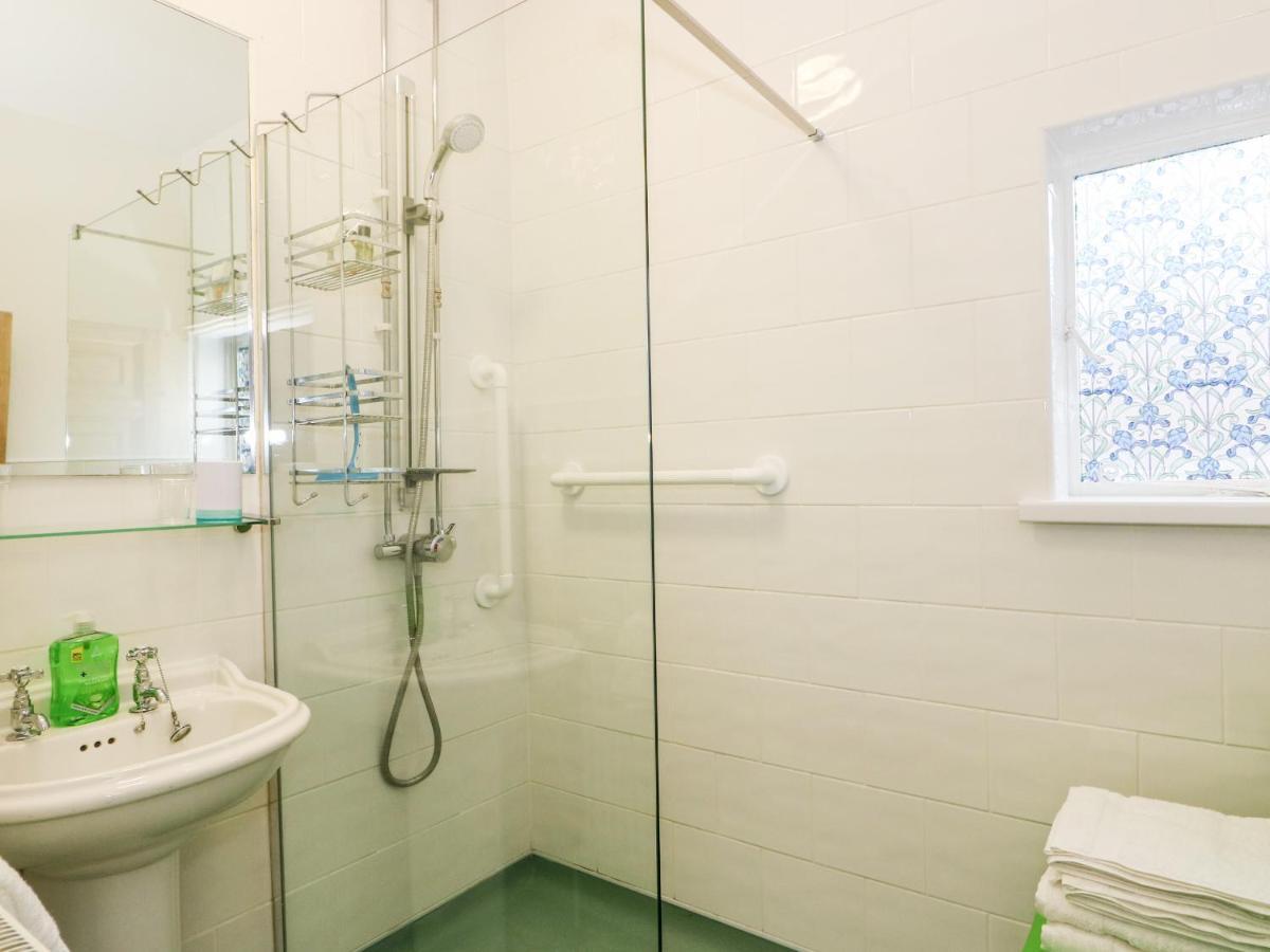 Magdalene House Villa Лаут Екстериор снимка